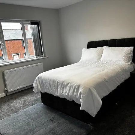 Holiday home Modern 3 Bed House In Headingley - Free Parking